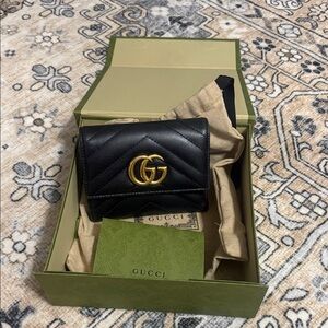 Gucci GG Marmont Matelassé Trifold Wallet